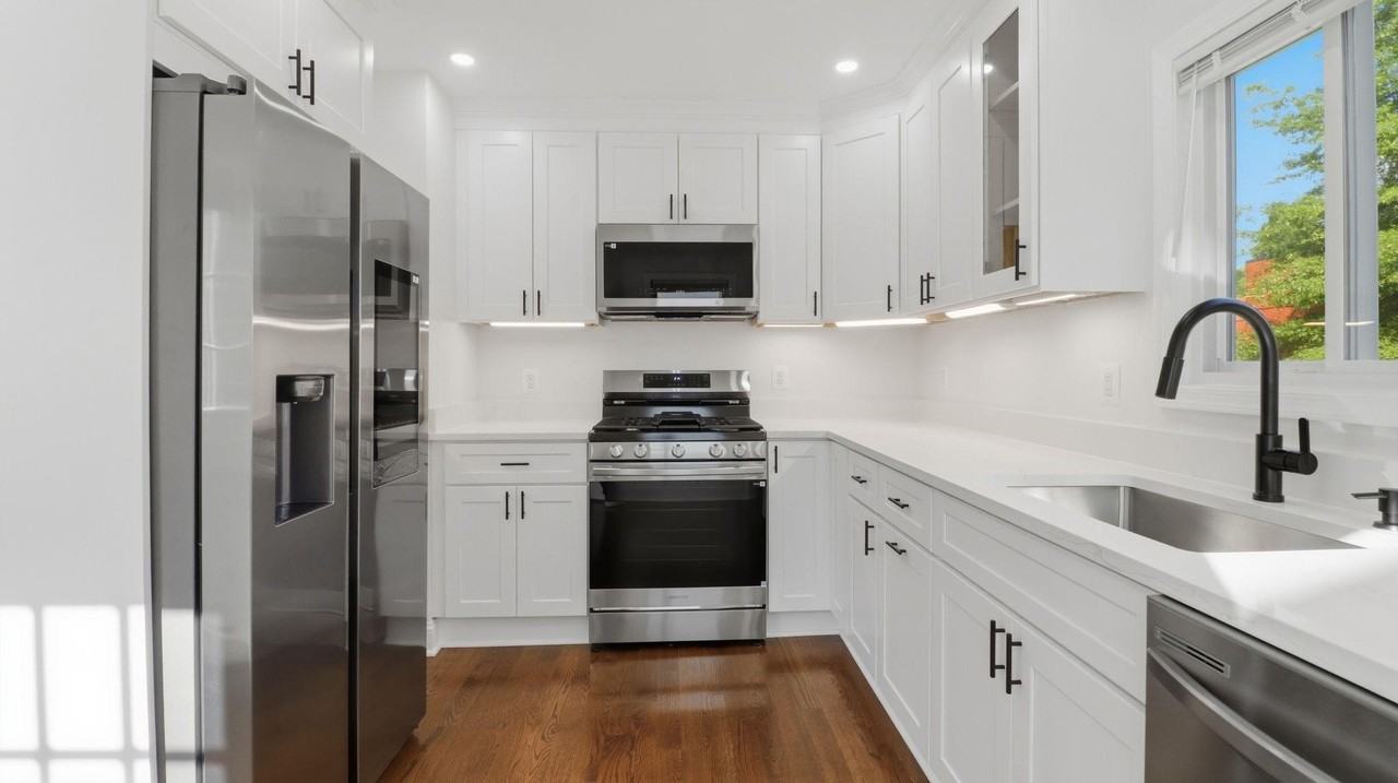 5633 Jamestown Rd - Photo 5 of 50