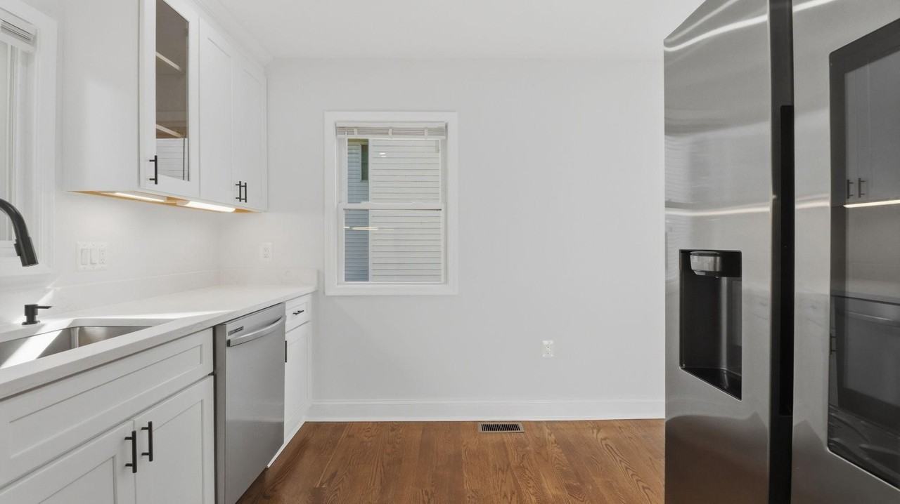 5633 Jamestown Rd - Photo 7 of 50