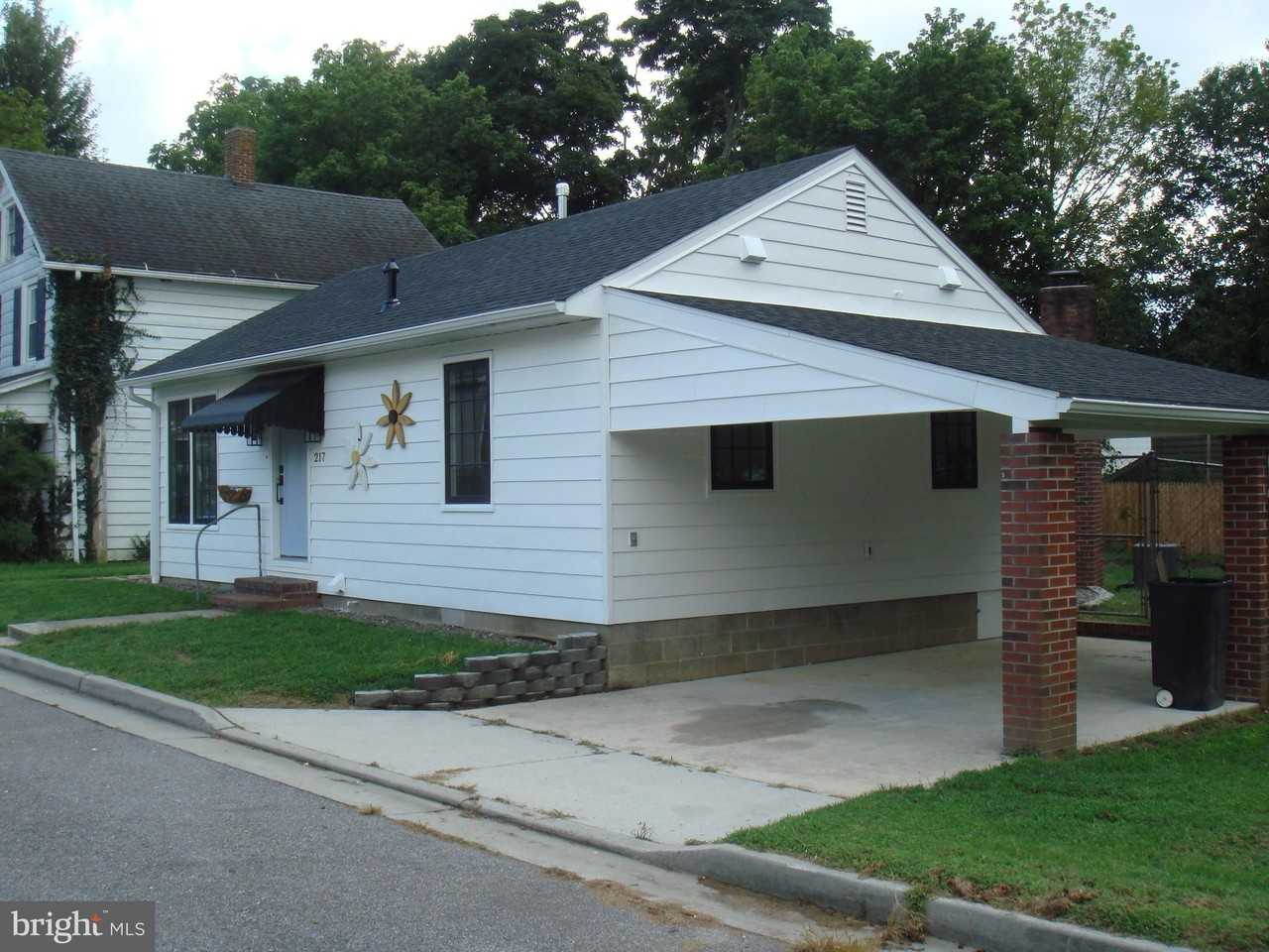 217 N Locust Ln - Photo 2 of 17