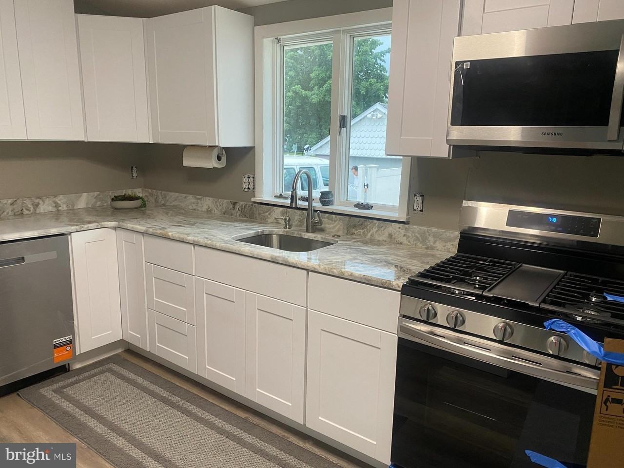 516 Summit Ave - Photo 3 of 13