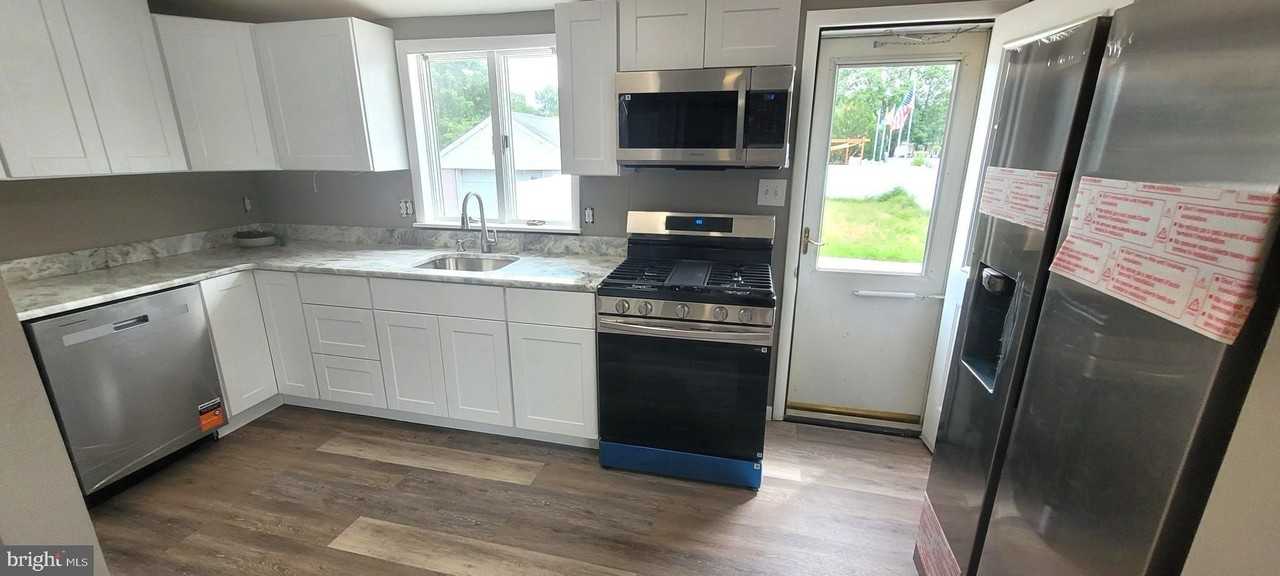 516 Summit Ave - Photo 5 of 13