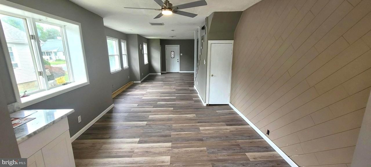 516 Summit Ave - Photo 7 of 13