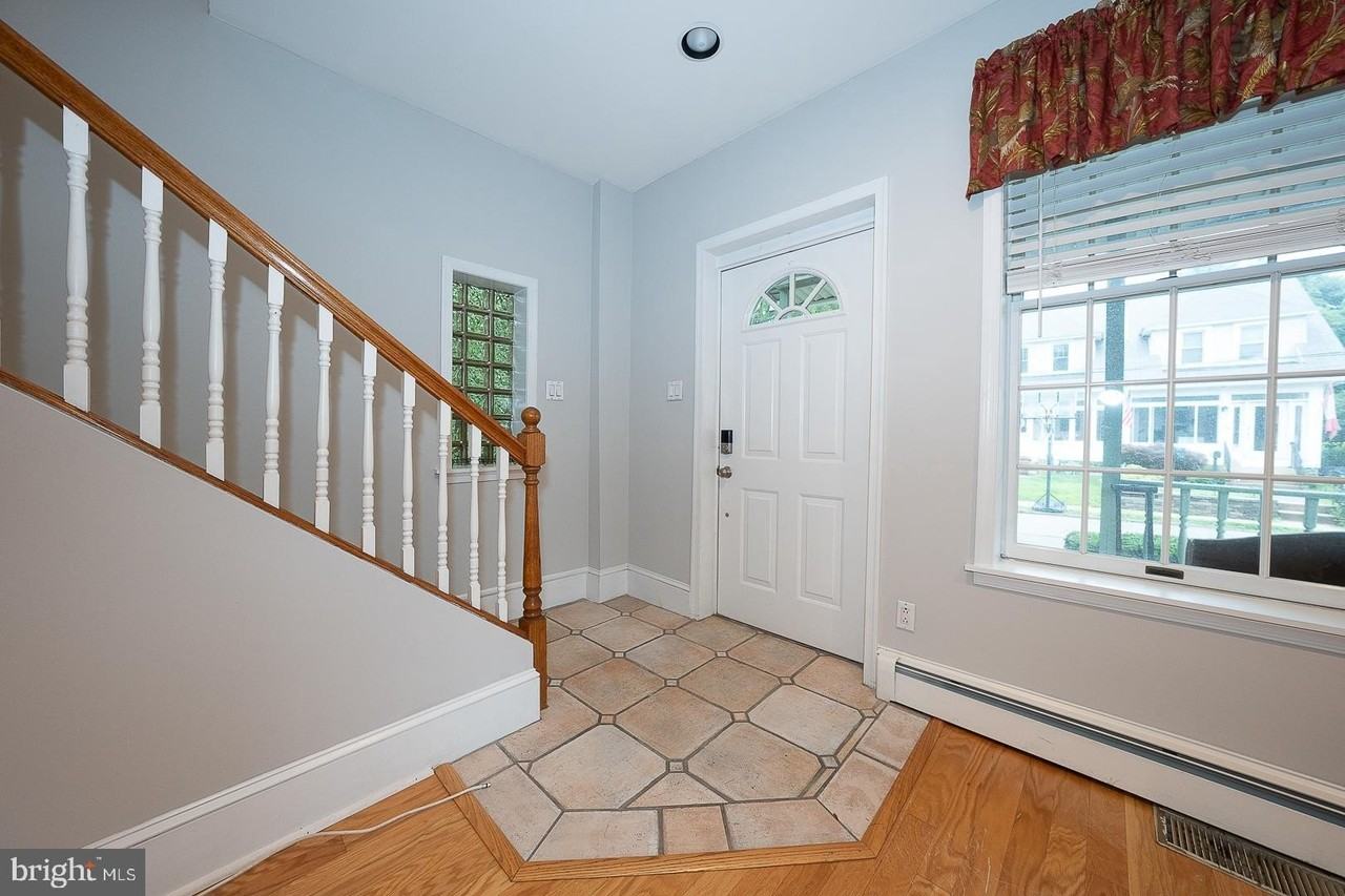 212 Elm Ter #1 - Photo 3 of 34