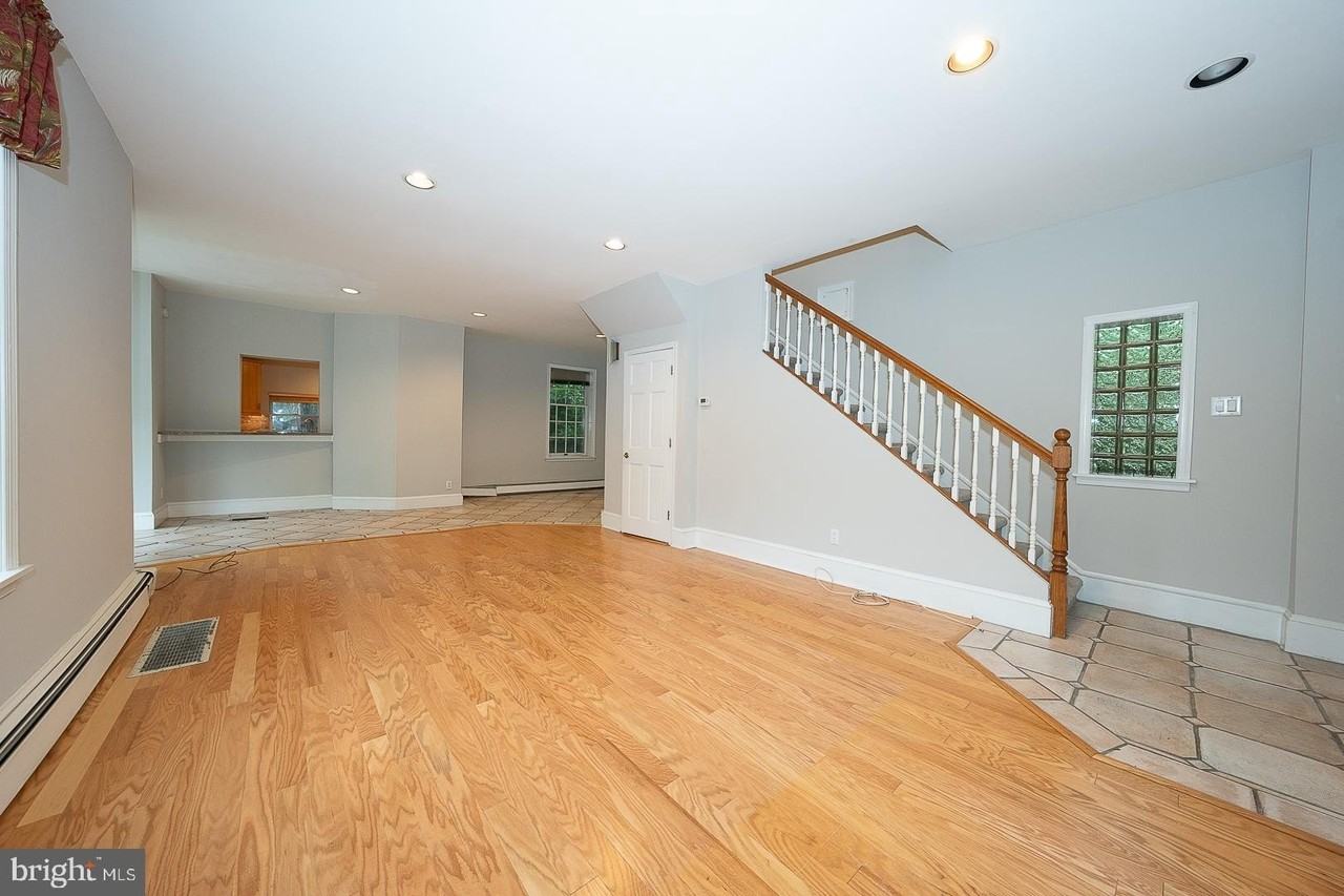 212 Elm Ter #1 - Photo 4 of 34