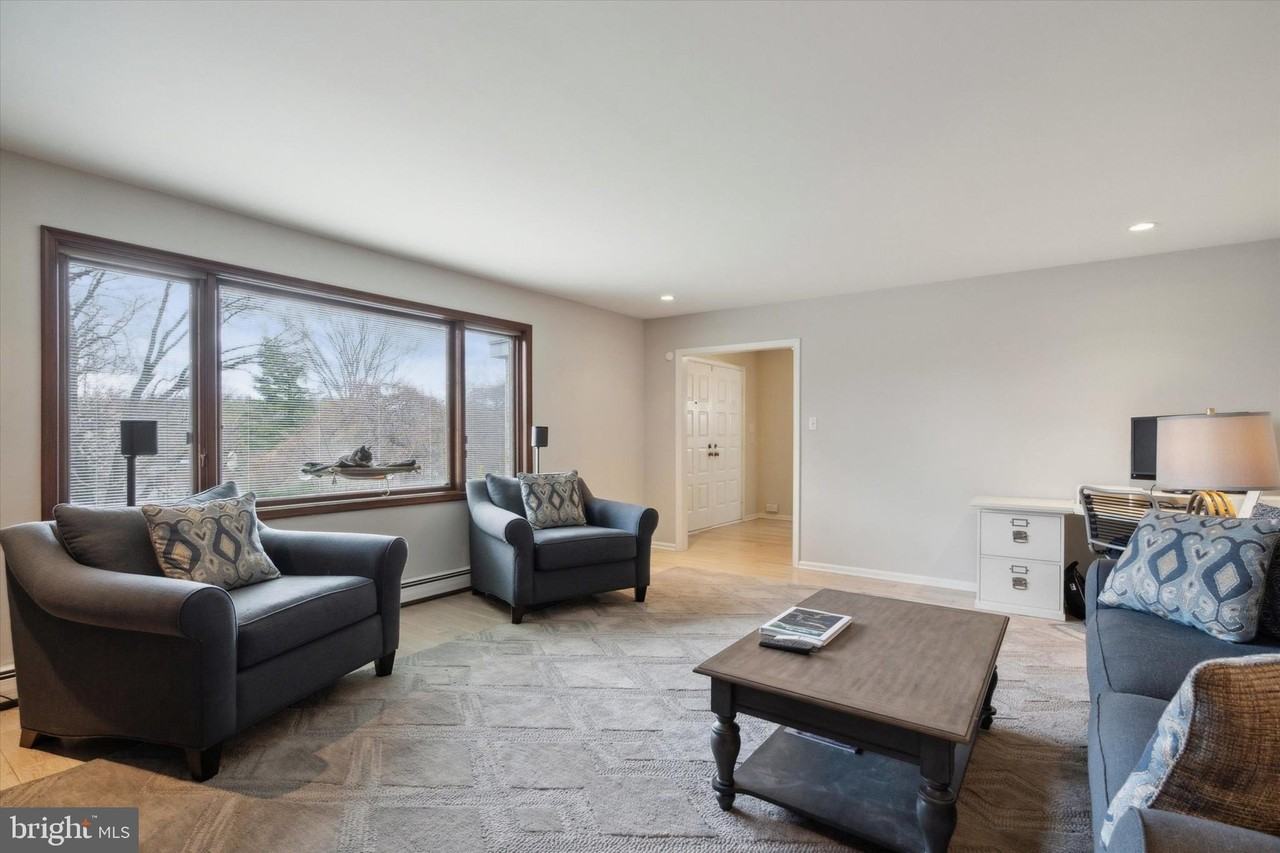 1530 Briar Hill Rd - Photo 5 of 28