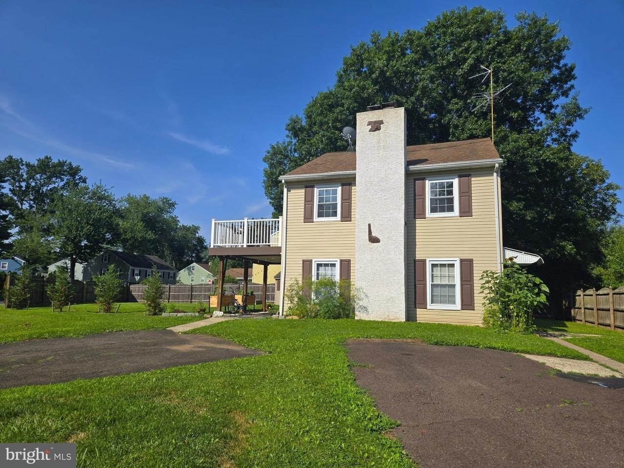 205B Cricklewood Cir - Photo 2 of 13