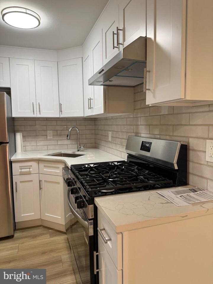 1509 Curtin St #2 - Photo 7 of 14