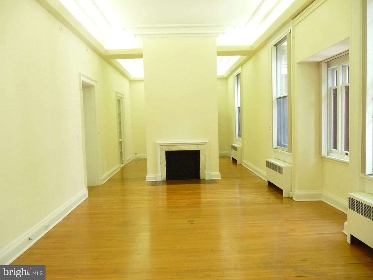 235 S 21st St #1F - Photo 4 of 23