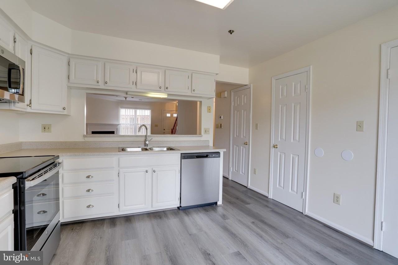 3050 S Glebe Rd - Photo 2 of 50