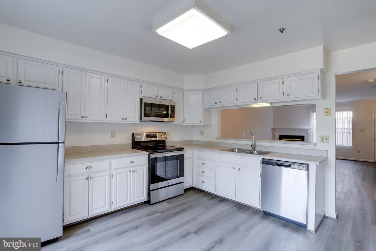 3050 S Glebe Rd - Photo 6 of 50