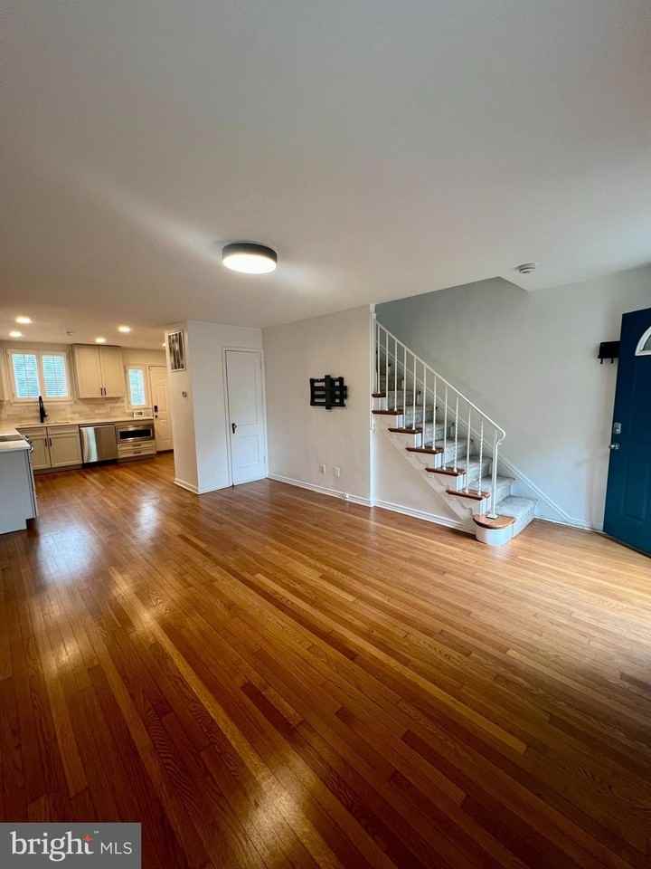 1008 Bashford Ln - Photo 6 of 18