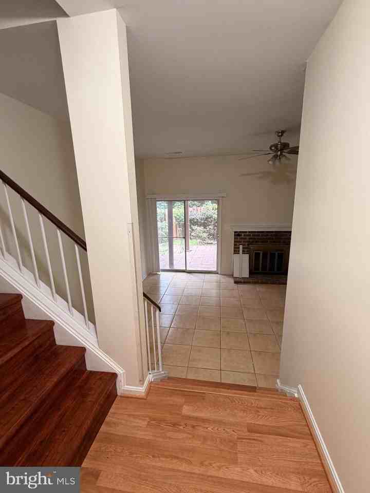 8818 Ridge Hollow Ct - Photo 4 of 32