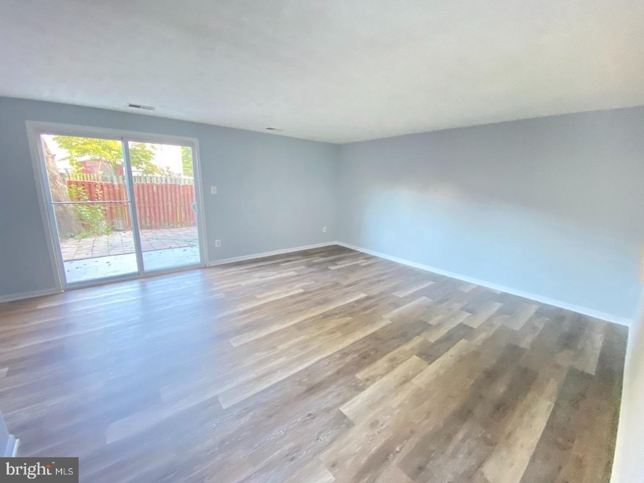 6963 Villa Del Rey Ct - Photo 3 of 10