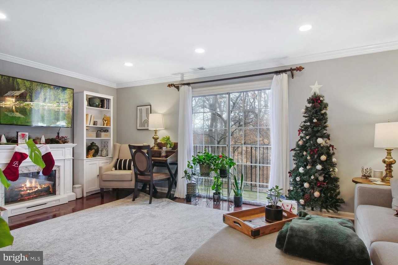 6301 Fenestra Ct #139C - Photo 3 of 23