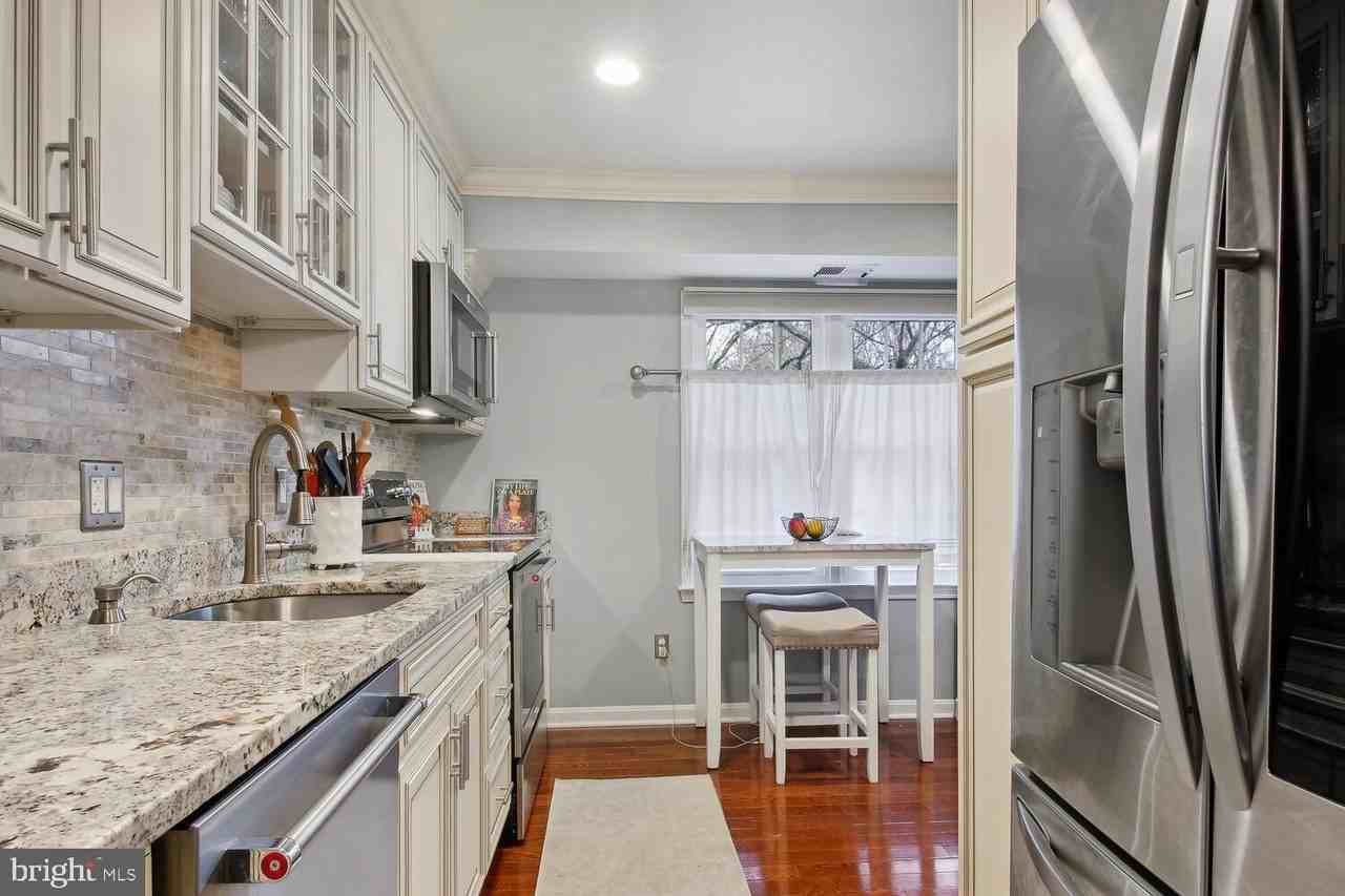 6301 Fenestra Ct #139C - Photo 7 of 23