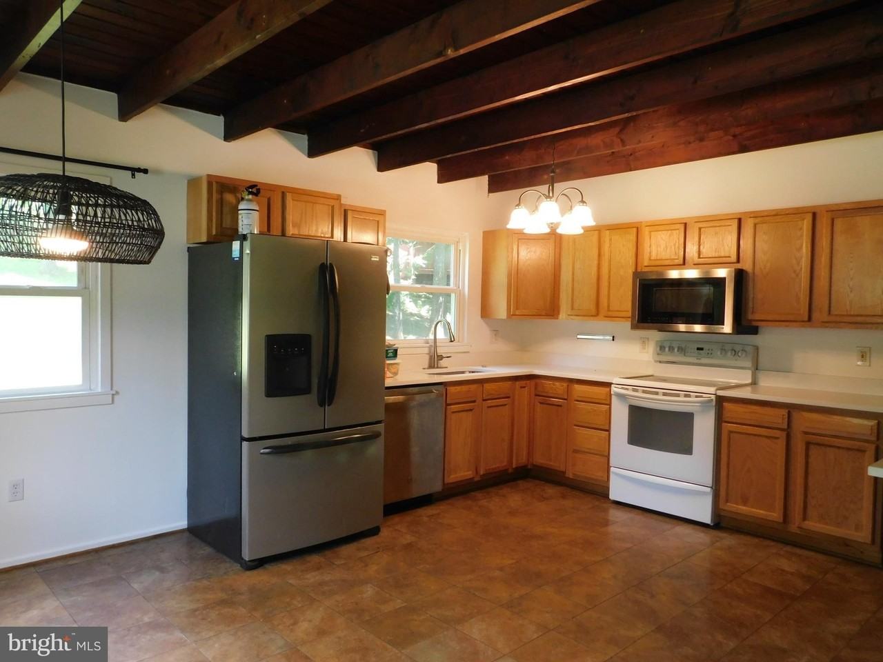 229 Sunset Ln - Photo 4 of 32