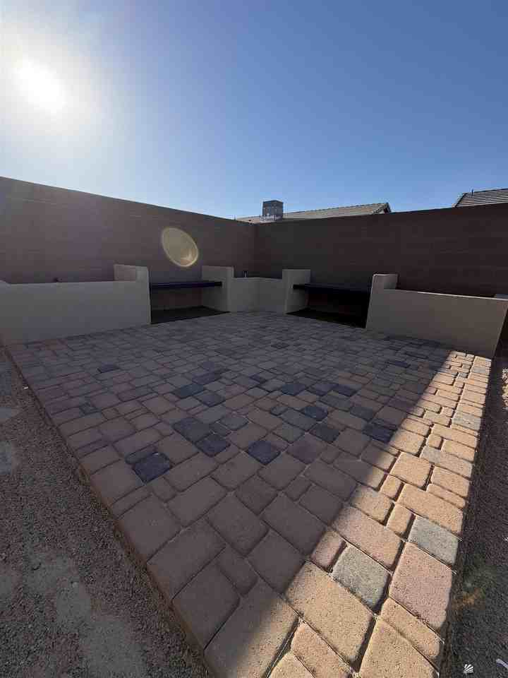 4772 E JETT ST - Photo 4 of 16