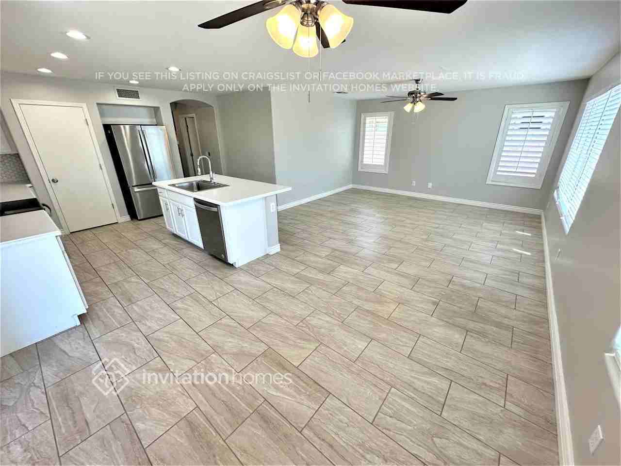 25541 W Pioneer St - Photo 3 of 14