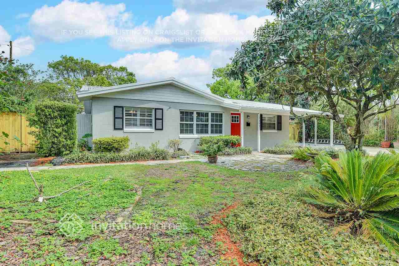 6461 Yellowstone St - Photo 2 of 26