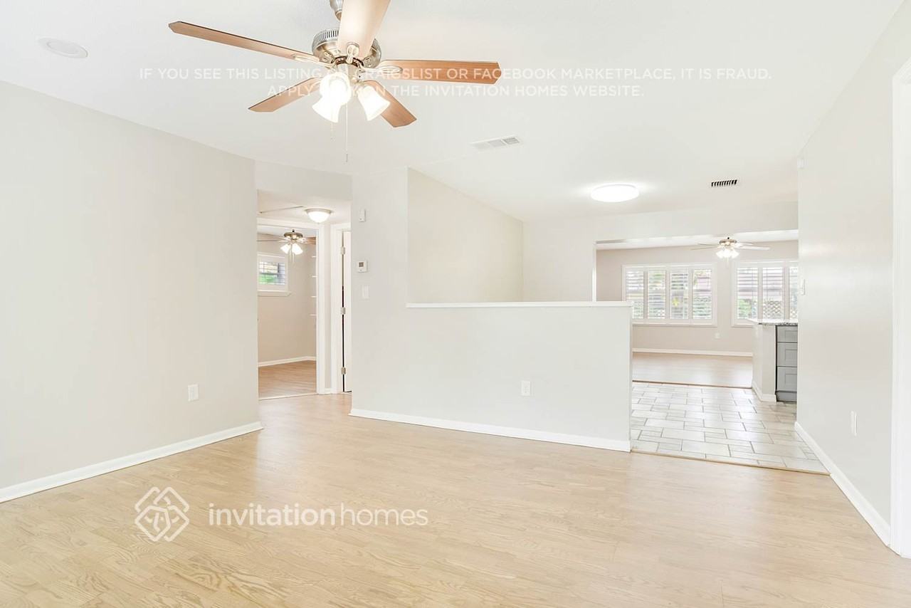 6461 Yellowstone St - Photo 5 of 26