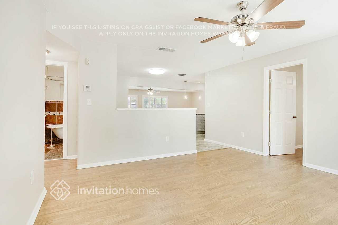 6461 Yellowstone St - Photo 6 of 26