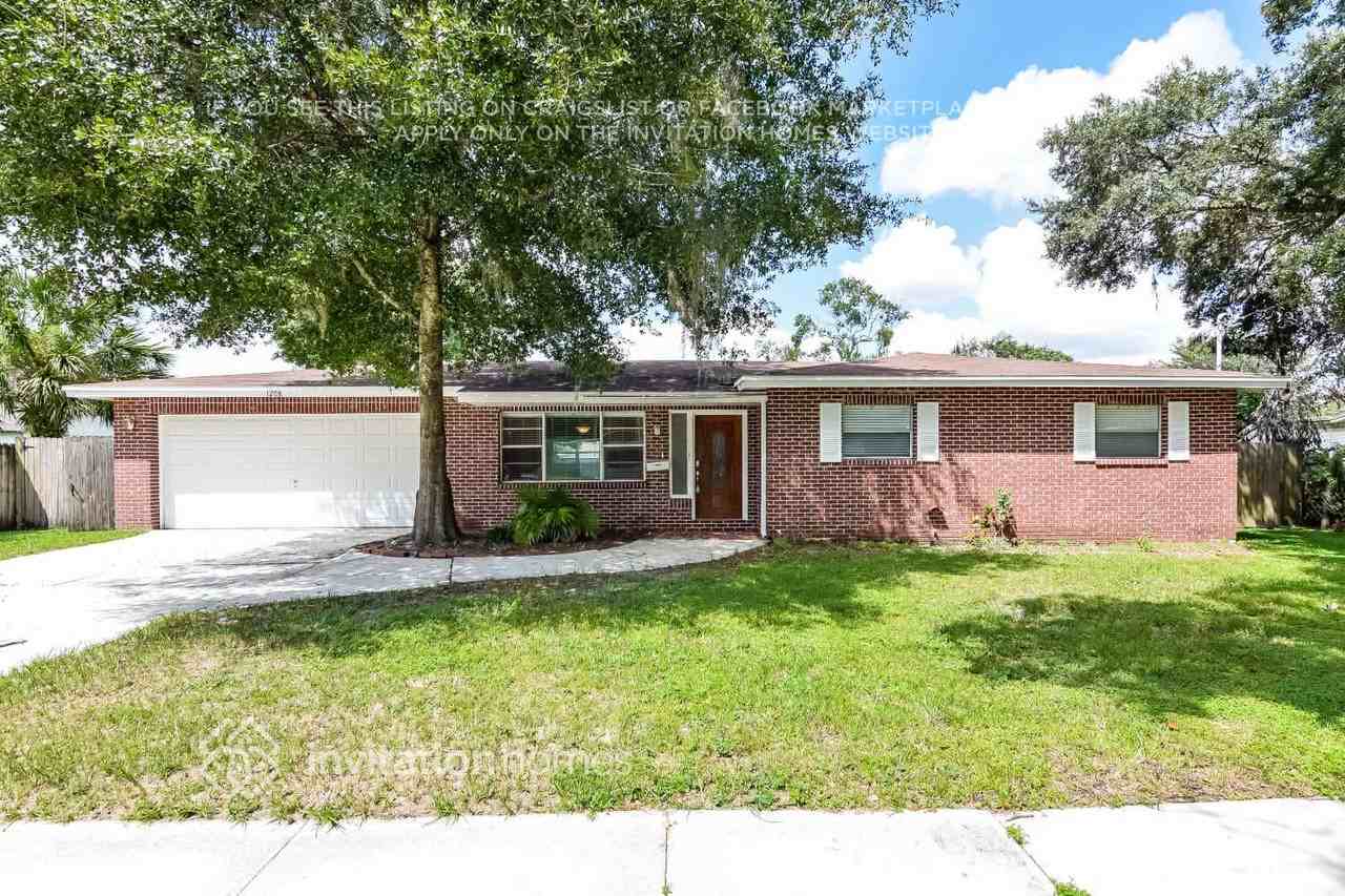 1208 Lorie Cir - Photo 2 of 5