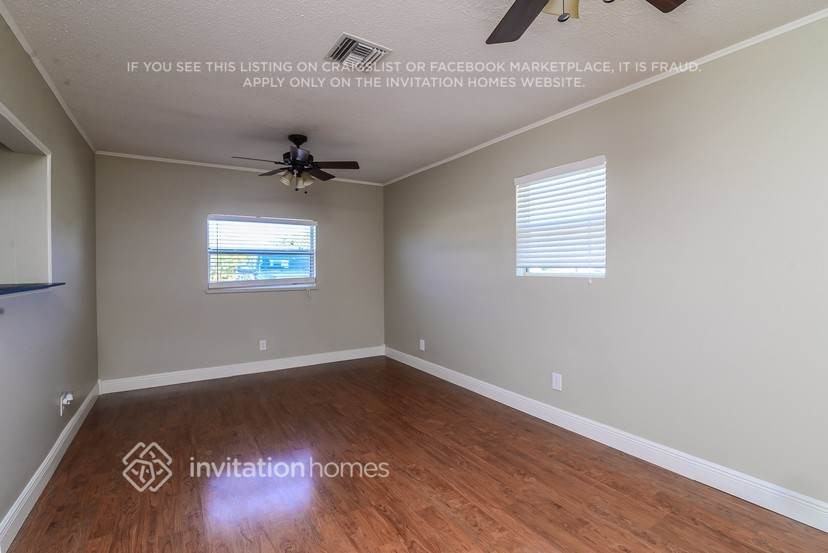 27143 Ann Arbor Ave - Photo 7 of 47
