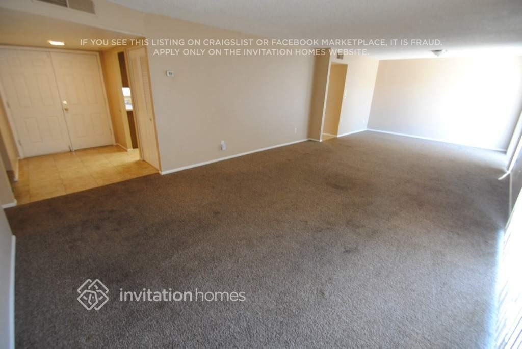4222 W Denton Ln - Photo 2 of 11