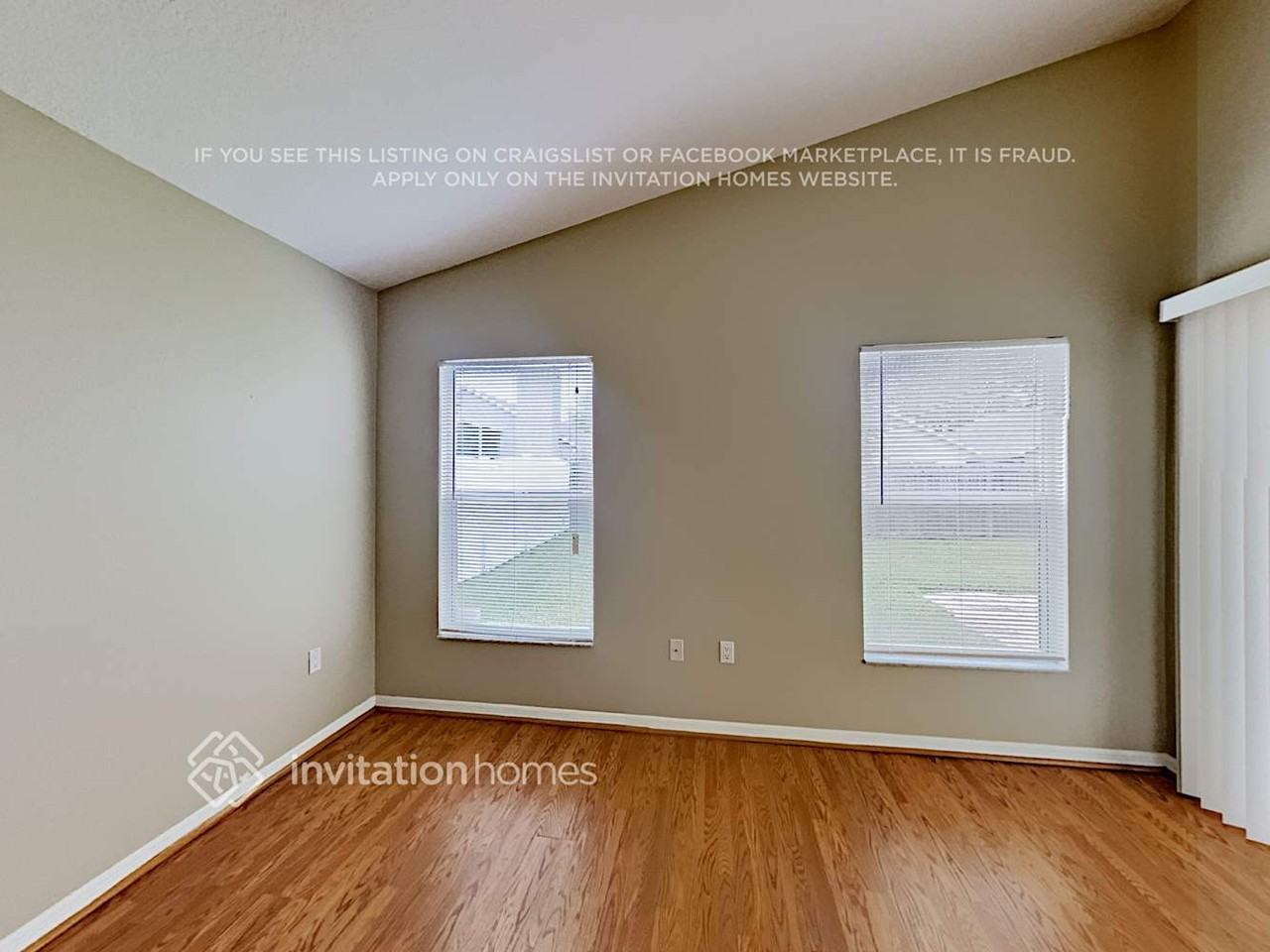 10210 Merrimac Manor Dr - Photo 5 of 16