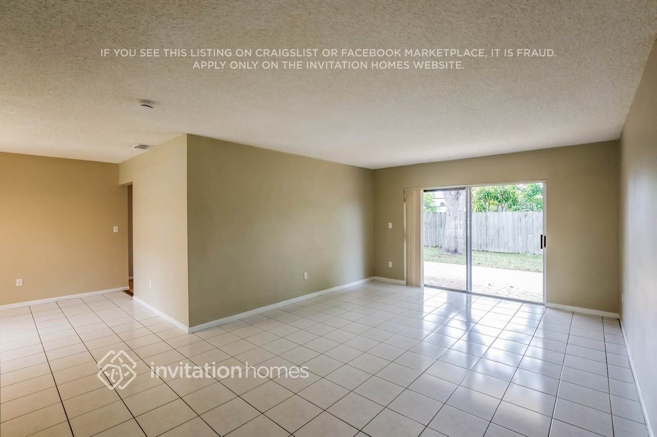11721 Sw 122nd Ave - Photo 3 of 17