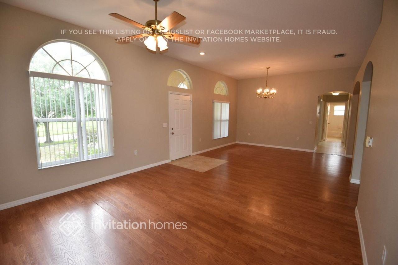 10311 Sedgebrook Dr - Photo 2 of 4