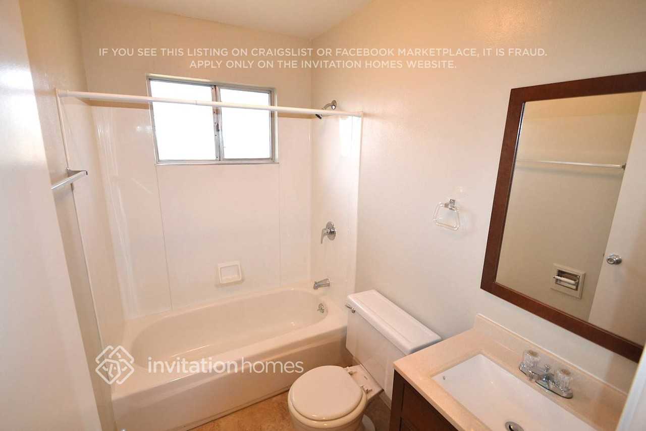 10601 Viani Way - Photo 3 of 5