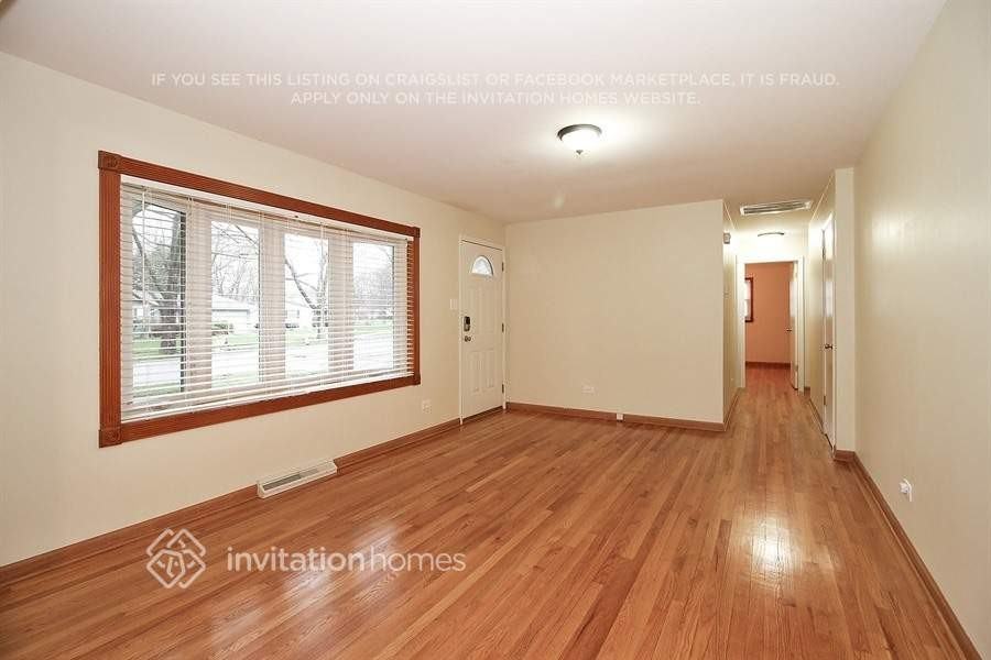 18829 Greenbay Ave - Photo 2 of 12