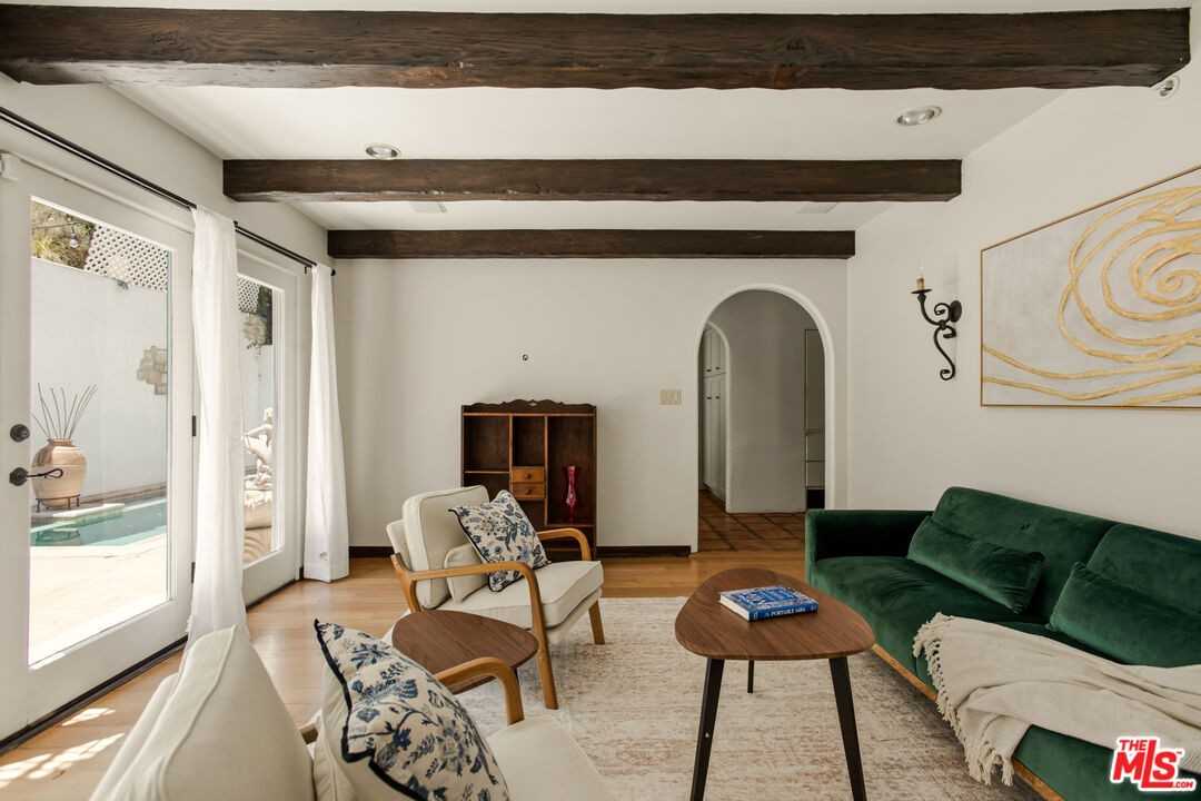 1407 N Beverly Dr - Photo 3 of 8