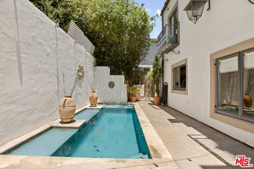 1407 N Beverly Dr - Photo 6 of 8