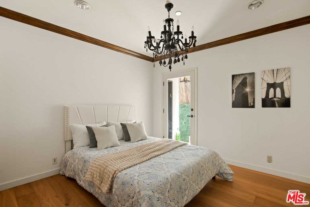 1407 N Beverly Dr - Photo 7 of 8