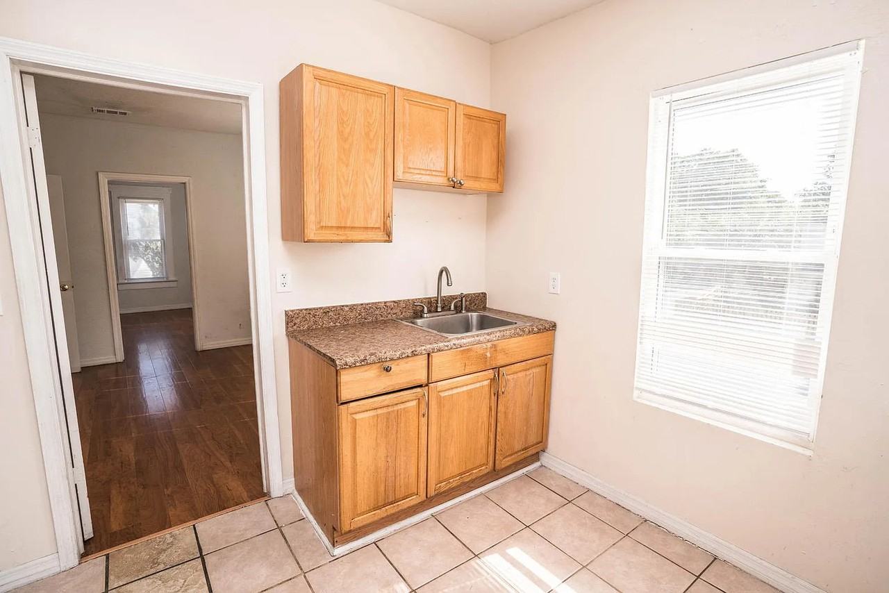 2816 N 9th St #D - Photo 3 of 9