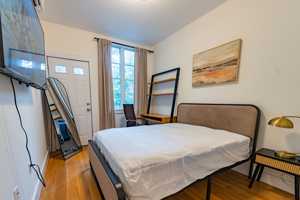 featured image of 1062 Halsey St