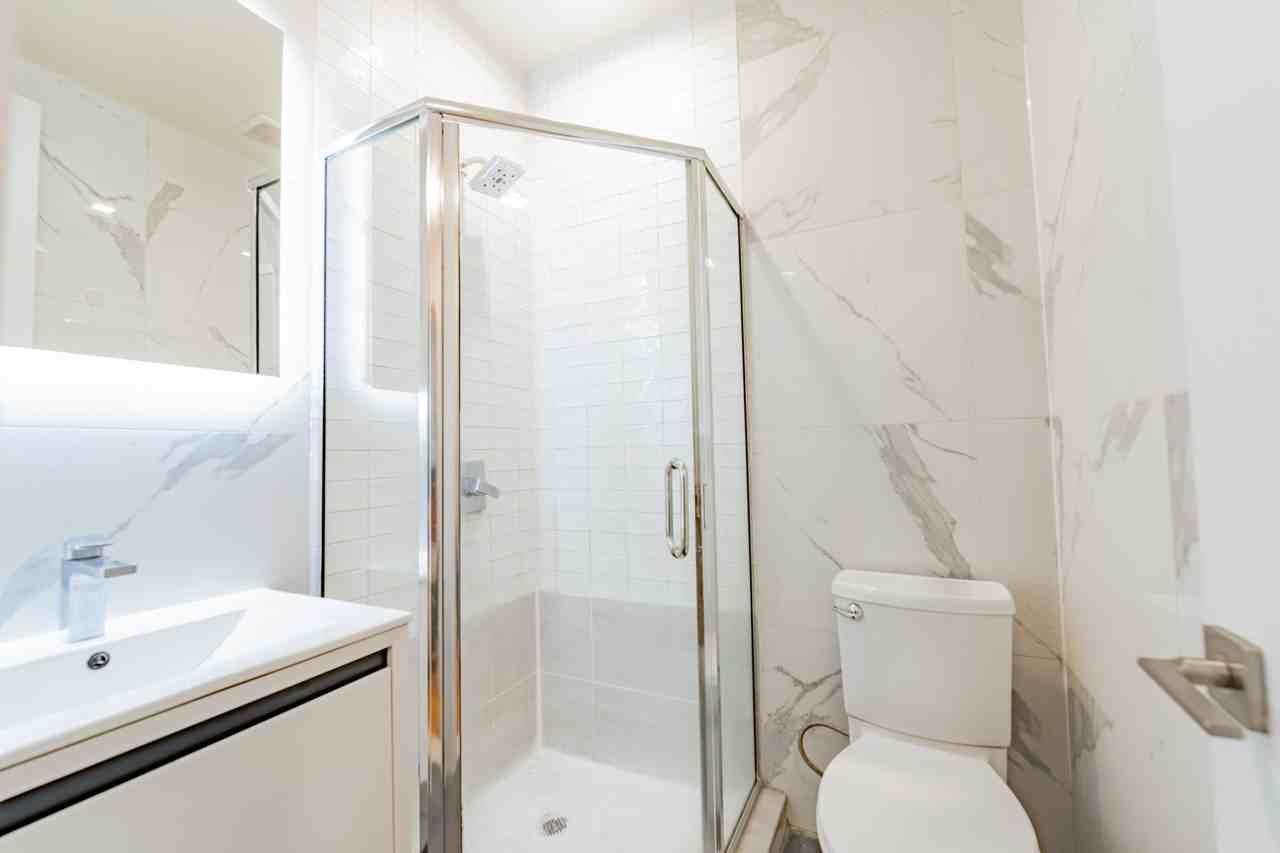 Private Bedroom in 4 Bedroom/4 Bathroom Home - Photo 2 of 11