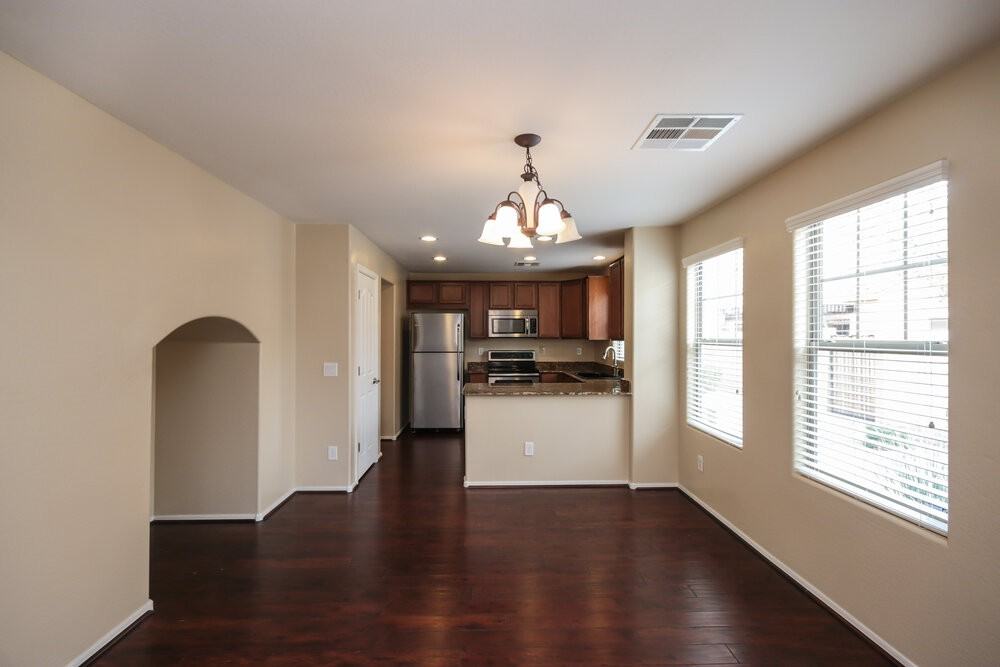 3301 E Loma Vista St - Photo 6 of 18