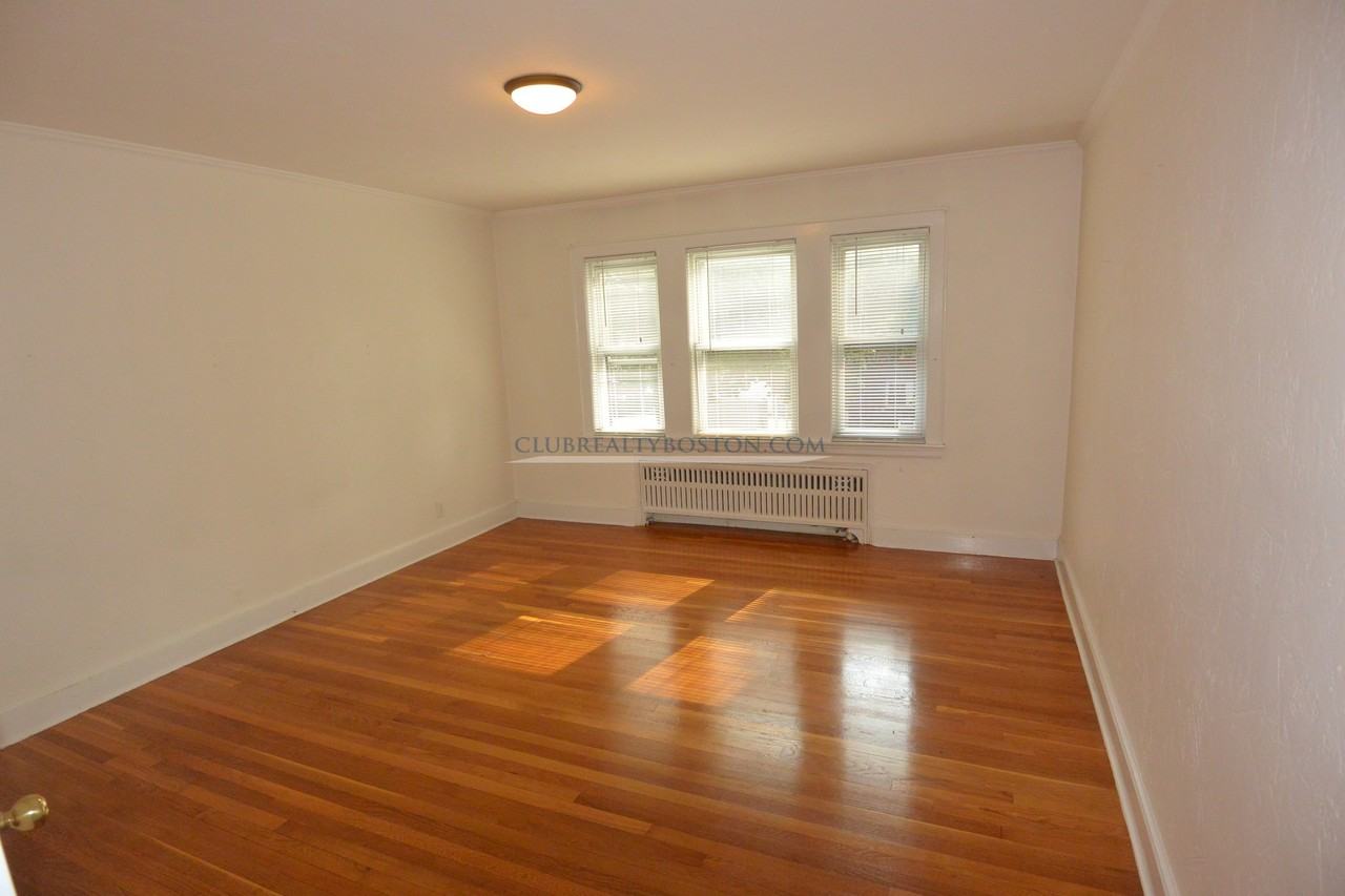 33 Wiltshire Rd #1 - Photo 5 of 11