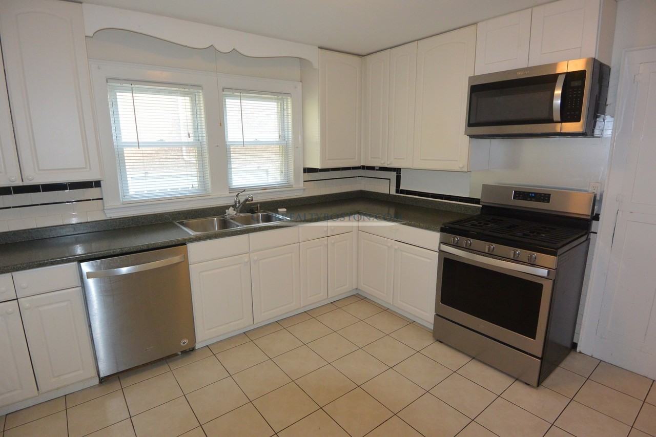 33 Wiltshire Rd #1 - Photo 6 of 11