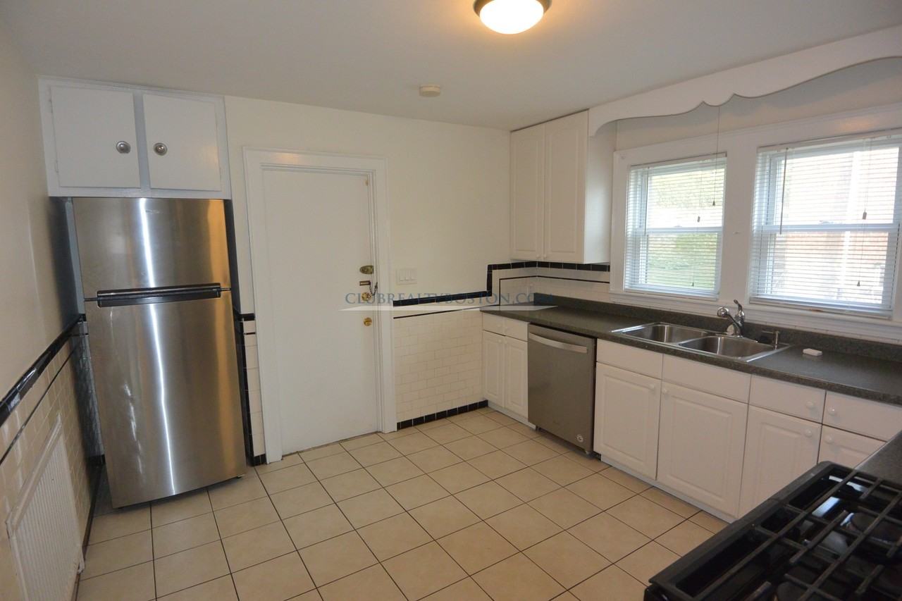 33 Wiltshire Rd #1 - Photo 7 of 11