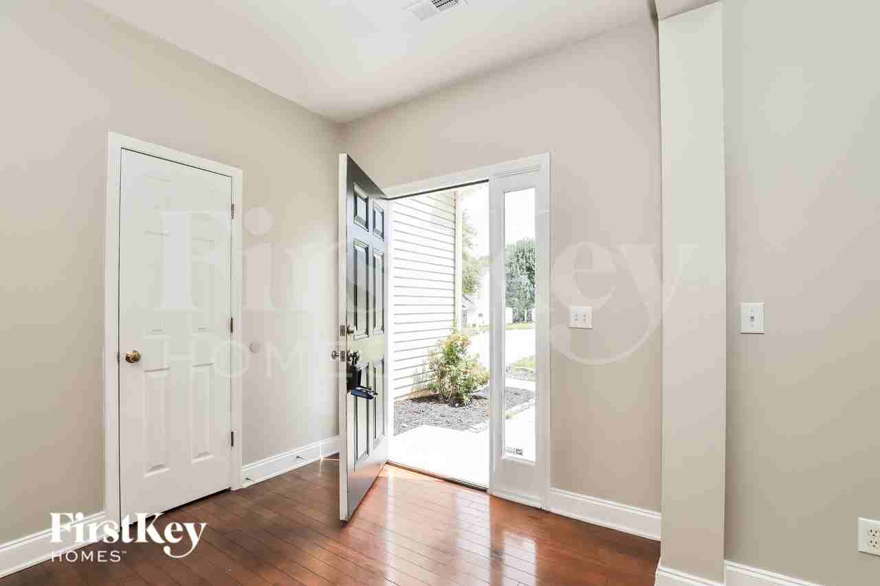 3741 Georgia Pond Ln - Photo 3 of 19