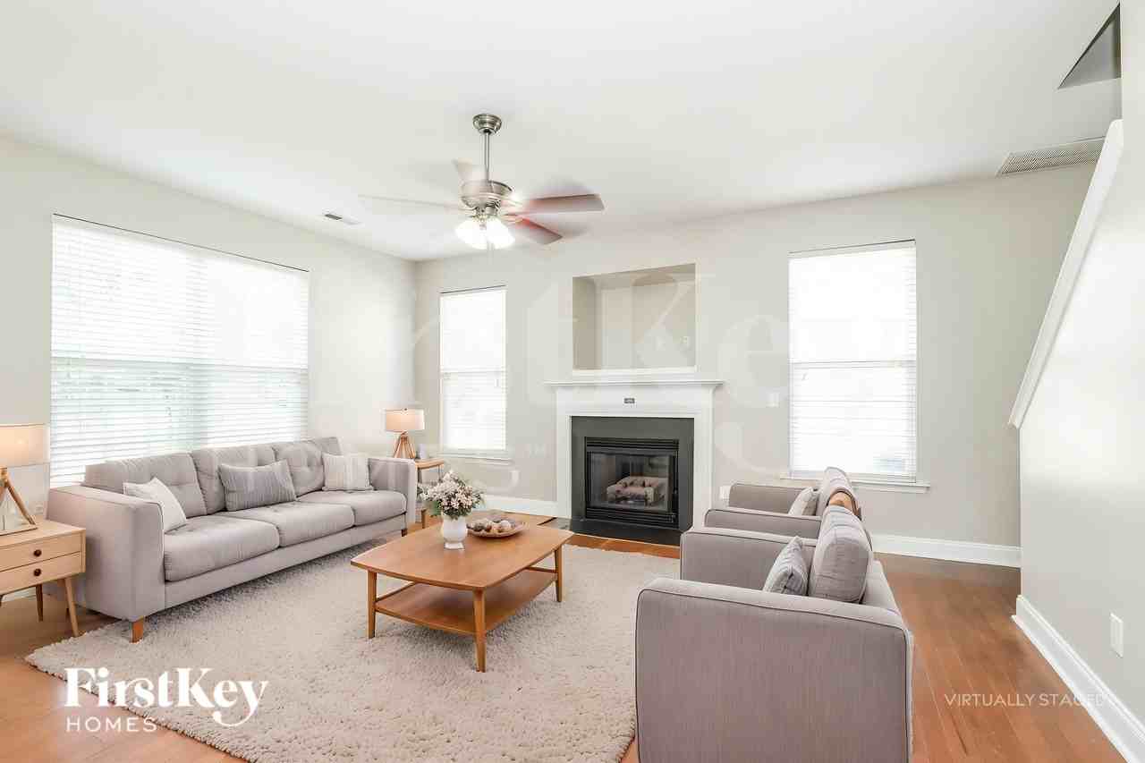 3741 Georgia Pond Ln - Photo 5 of 19