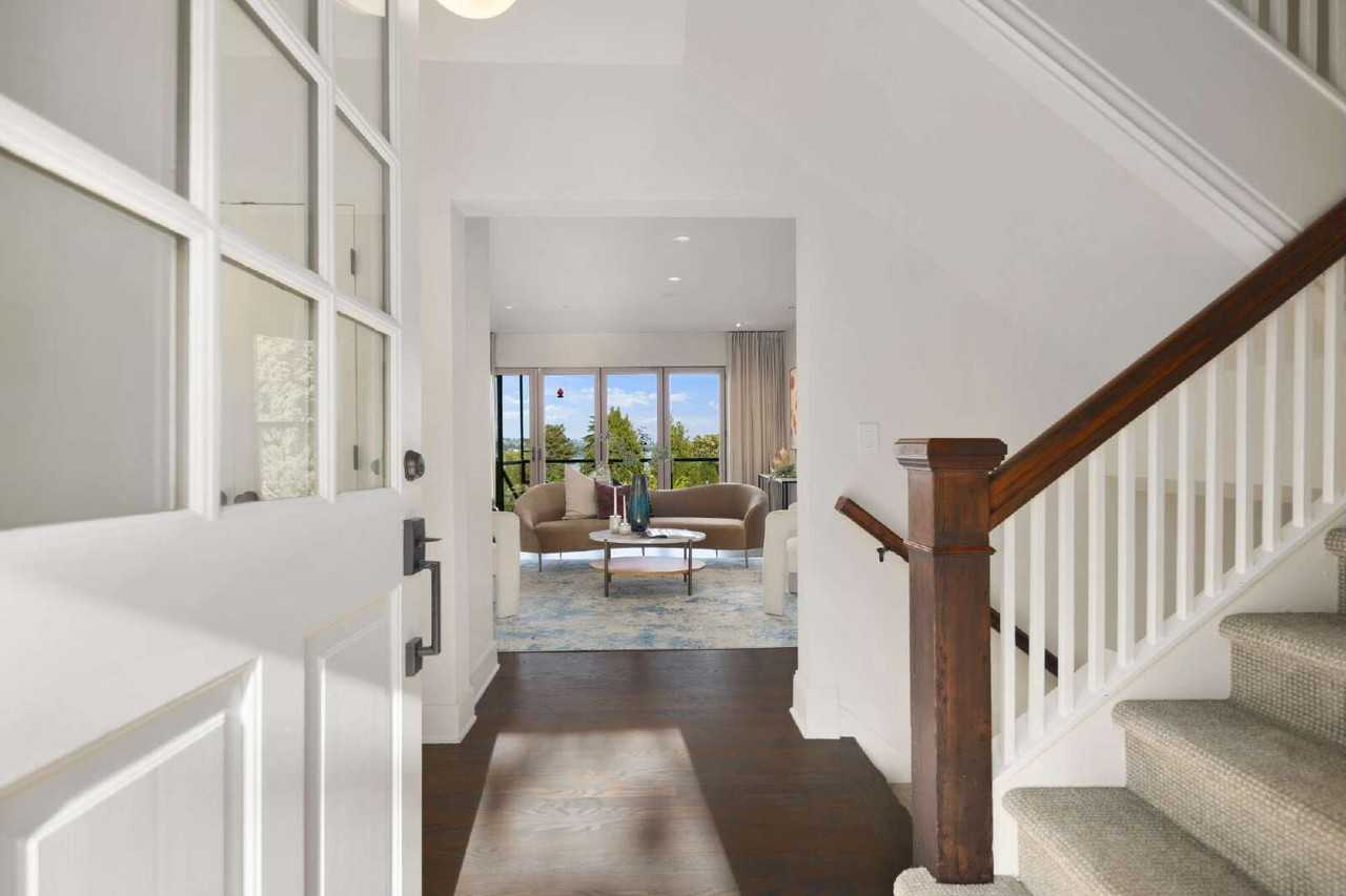 1618 37th Ave - Photo 4 of 39