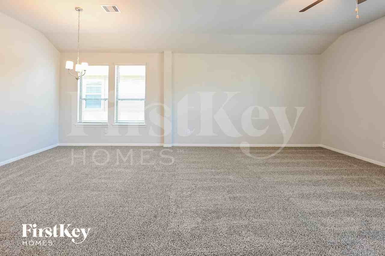 14785 Country Club Dr - Photo 5 of 15