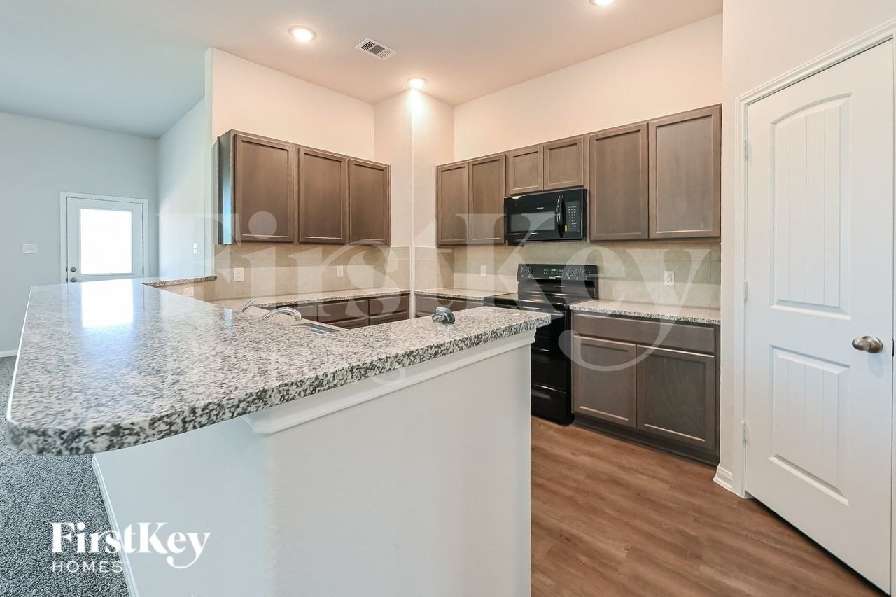 14785 Country Club Dr - Photo 6 of 15