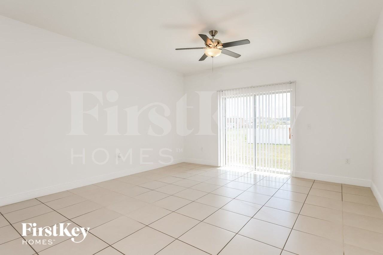 1133 N Platte Ln - Photo 4 of 16