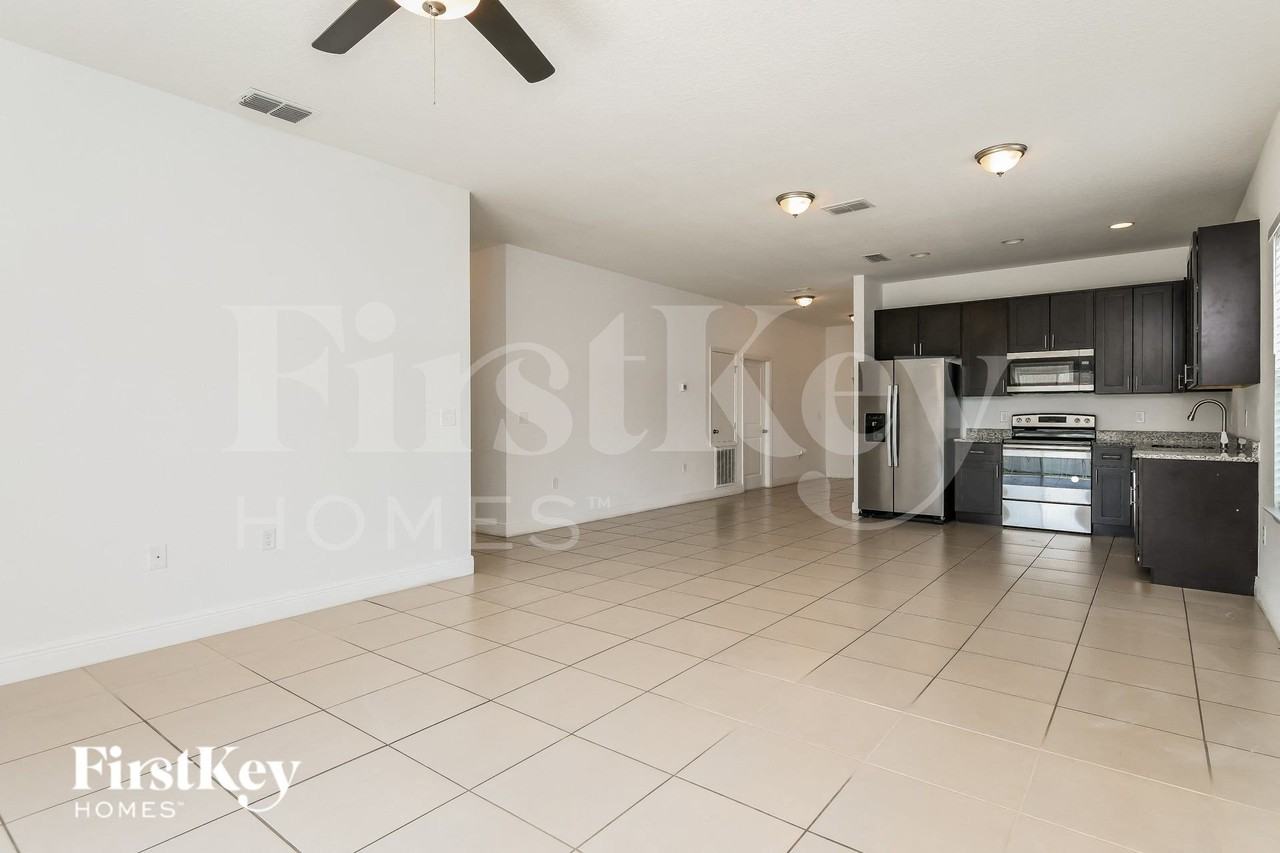 1133 N Platte Ln - Photo 5 of 16
